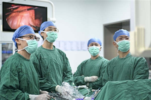 Çin’de sağlık çalışanı sayısı 15,7 milyonu aştı