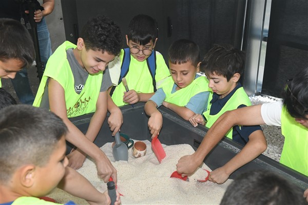 Osmangazi’de “Minik Arkeologlar İş Başında” projesi devam ediyor