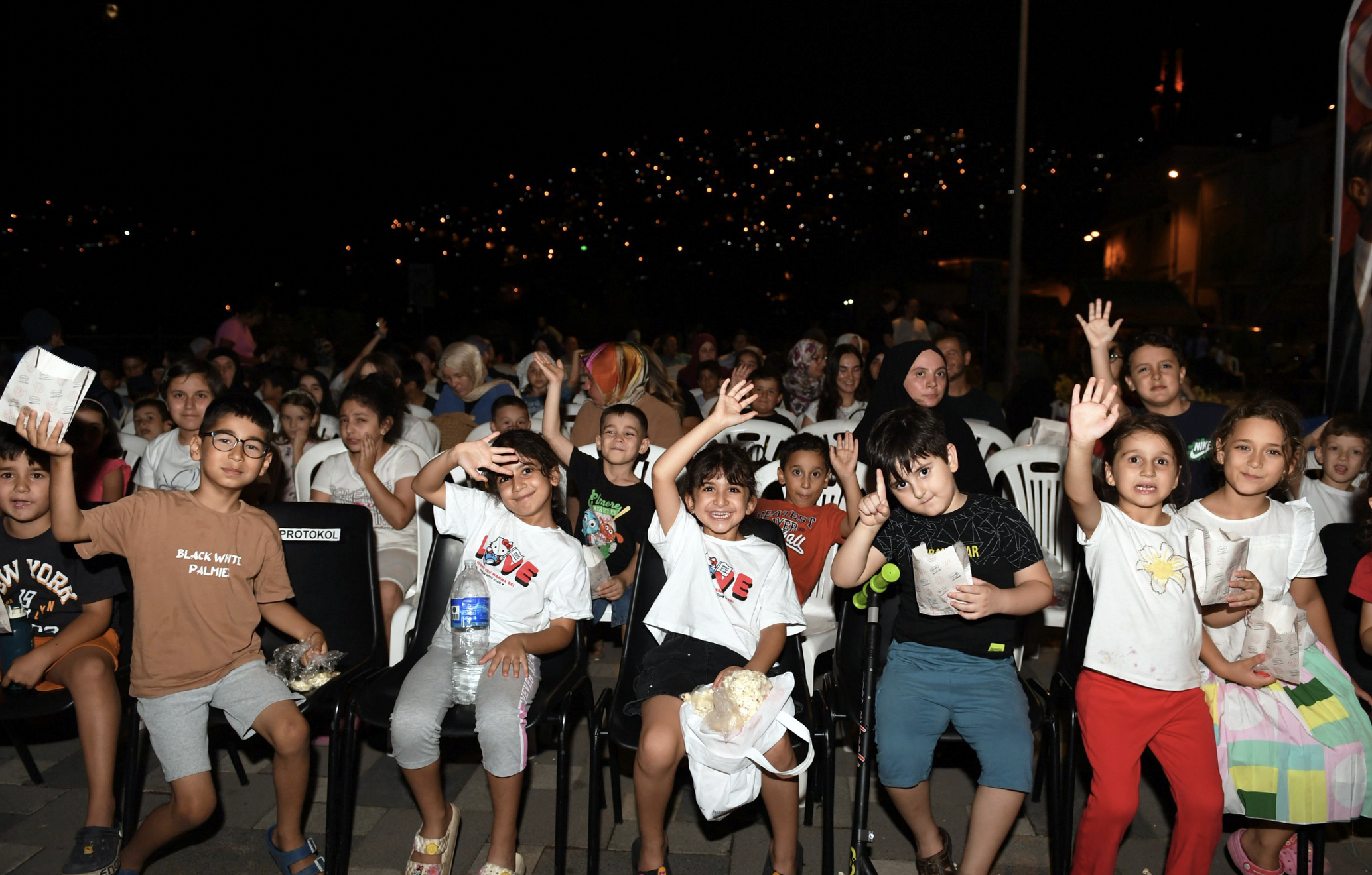 Osmangazi’de açık hava sinema gösterimleri devam ediyor