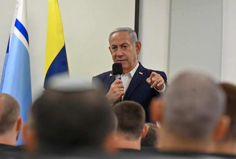 Netanyahu, IDF asker alım merkezini ziyaret etti