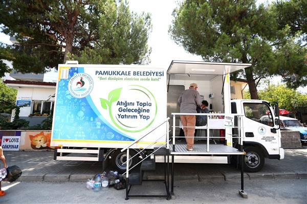 Pamukkale’de atıklar mobil araçla toplanıyor