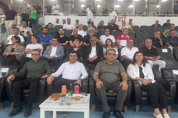 Bucak, Amedspor-Erzurumspor maçını izledi