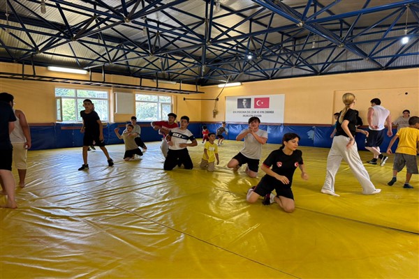 Yaz spor okullarında çocuklar güreşi tercih etti