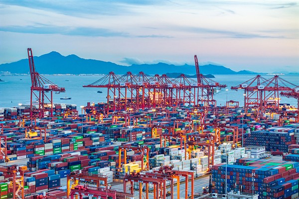 ABD ve Çin, gümrük vergilerinde artıştan kaçınmak için ticaret ateşkesini uzattı