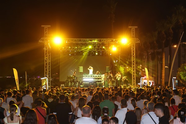 MÜZİK ve dans halk plajına taşındı