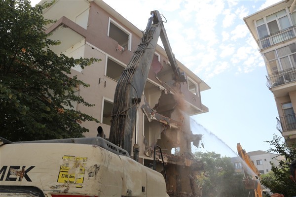Bakırköy’de yüksek riskli yapılar için dönüşüm başladı