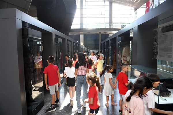 Çocuklar, “Yaşar Kemal’in İzinde Doğa ve Geri Dönüşüm Atölyesi” etkinliklerine katıldı