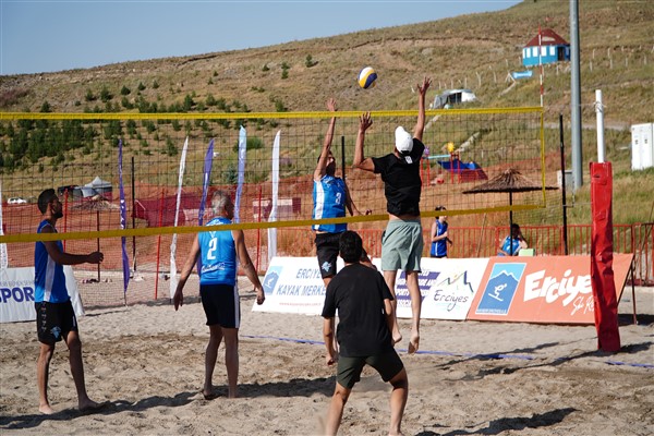 Erciyes’te En Havalı Plaj Voleybol Turnuvası tamamlandı