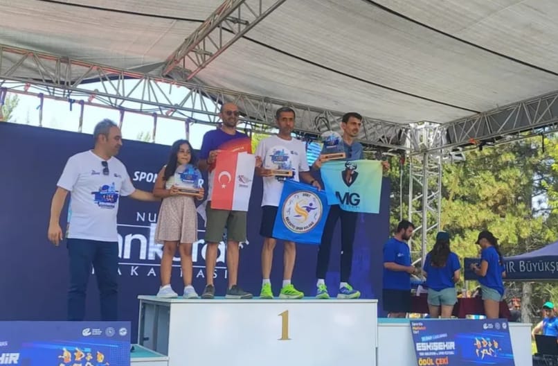 Siirtli sporcu Eskişehir Yarı Maratonu’nda kürsüye çıktı