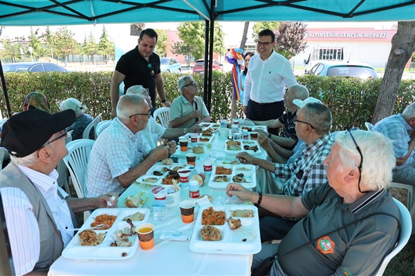 Huzurevi sakinleri için piknik düzenlendi