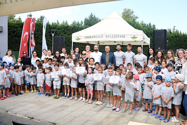 Osmangazi’de yaz spor okulları yüzme kursları tamamlandı