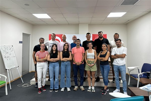 Rize’de Triatlon Federasyonu 2. Kademe Antrenörlük Kursu yapıldı