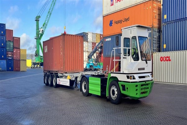 Petlas, Türkiye’nin ilk yerli terminal çekici lastiğini üretti