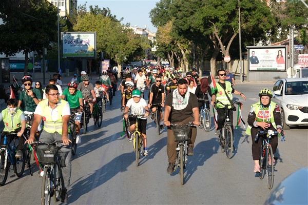 Kudüs Çalışma Grubu’ndan “Gazze İçin Durma, Açlık İçin Pedalla” eylemi