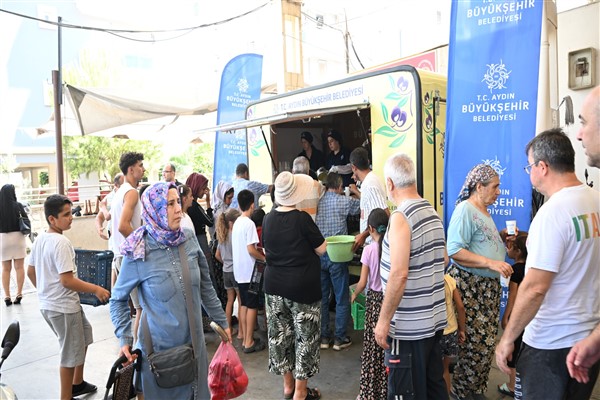 Aydın Büyükşehir Belediyesi’nden limonata ikramı