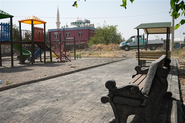 Kayapınar Belediyesi’nden Pirinçlik Mahallesi’ne park hizmeti