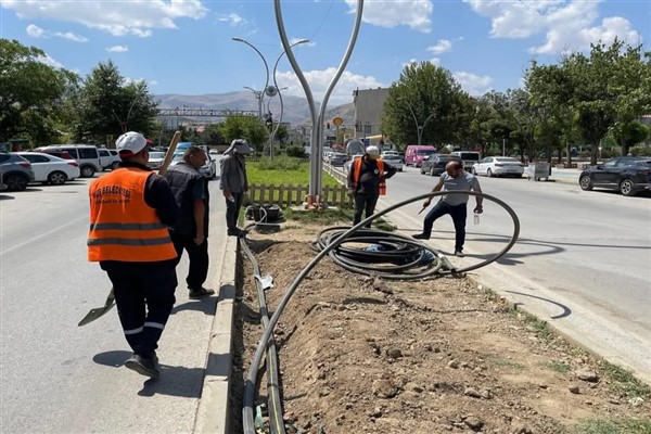 Muş Belediyesi’nden yeşil alanlara yatırım