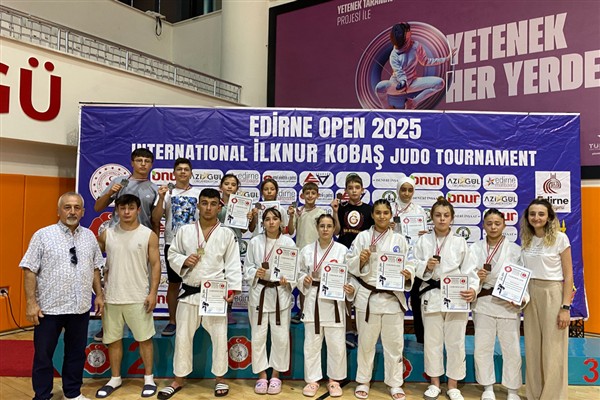 Kütahyalı judocular, şehre 10 madalyayla döndü