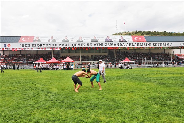 Başpehlivanlık altın kemeri Feyzullah Aktürk’ün oldu