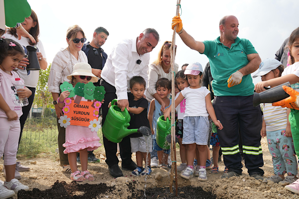 Adana’da çocuklarla fidan dikimi etkinliği gerçekleştirildi