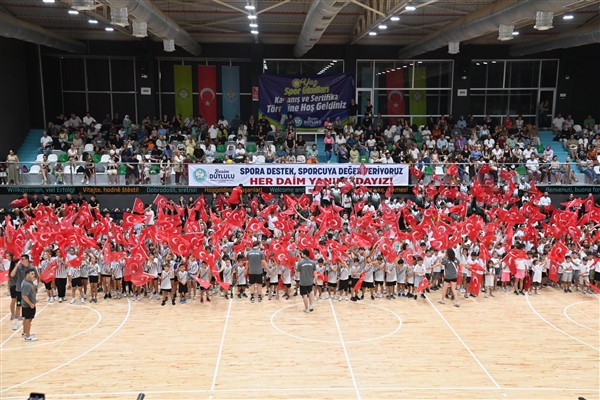 Manisa Yaz Spor Okullarında sertifika töreniyle sona erdi