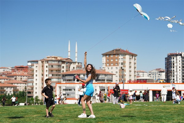 Beşikcioğlu: Bayram coşkusunu gökyüzüne bıraktığımız uçurtmalarla yaşadık