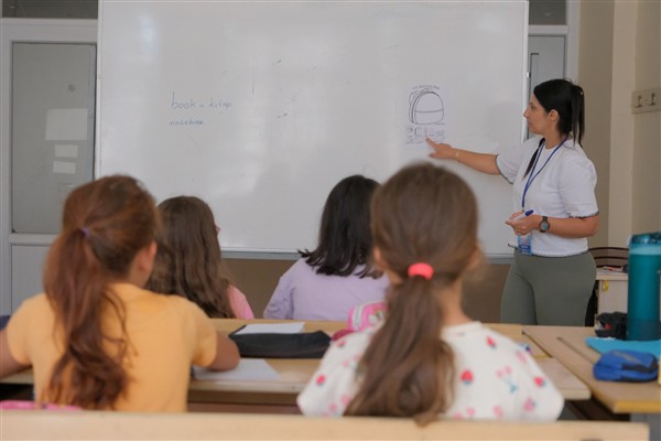 Çerçioğlu: Çocuklarımızı geleceğe daha donanımlı hazırlıyoruz