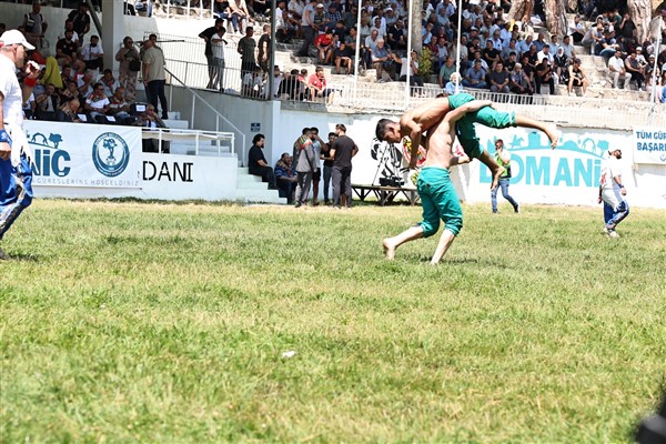 Geleneksel Domaniç Yağlı Pehlivan Güreşleri’nde pehlivanlar meydana çıktı