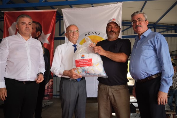 Karataş balıkçısına malzeme desteği