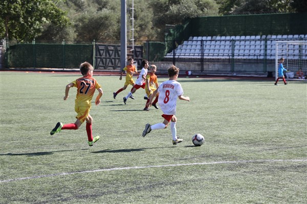 U11 (2015-2016) Futbol Turnuvası, Karamürsel Stadyumu’nda gerçekleştirildi