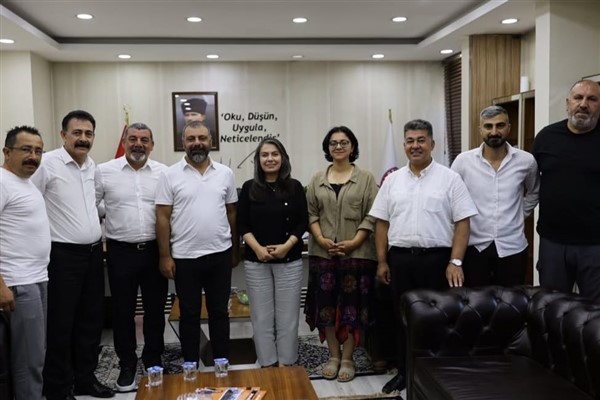 Ağrıspor yönetiminden Eş Başkanlara ziyaret