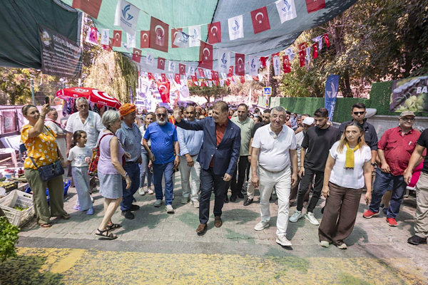 Başkan Tugay Payamlı Bardacık Festivali’ne katıldı