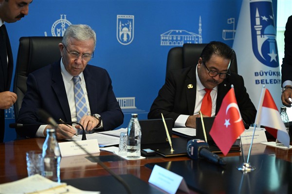 Ankara ve Cakarta kardeş kent oluyor