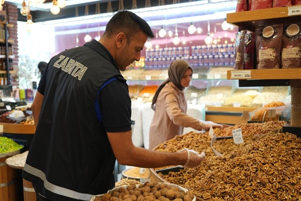 Kayapınar Belediyesi Zabıta Müdürlüğü ekipleri, denetimlerine devam ediyor