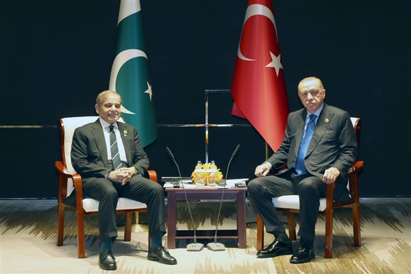 Cumhurbaşkanı Erdoğan, Pakistan Başbakanı Şahbaz Şerif ile görüştü