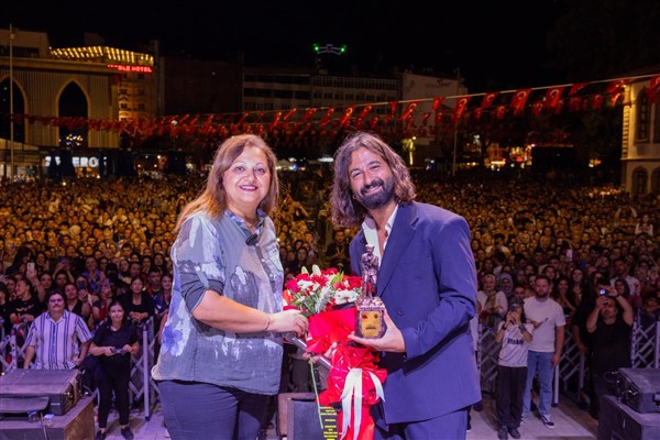 Afyonkarahisar’da Zafer Haftası kutlamalarında Koray Avcı sahne aldı