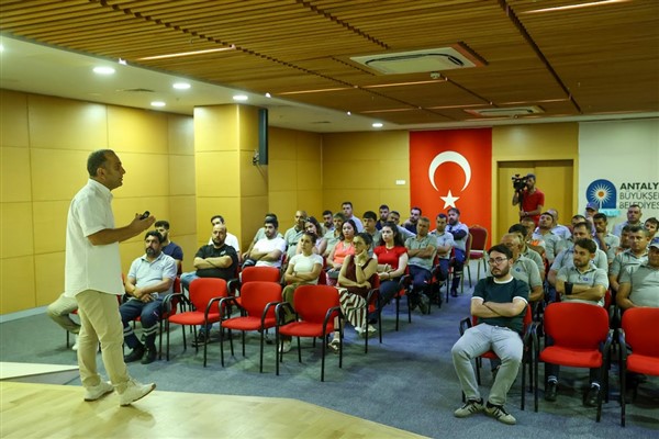 Büyükşehirden ilaçlama personeline eğitim