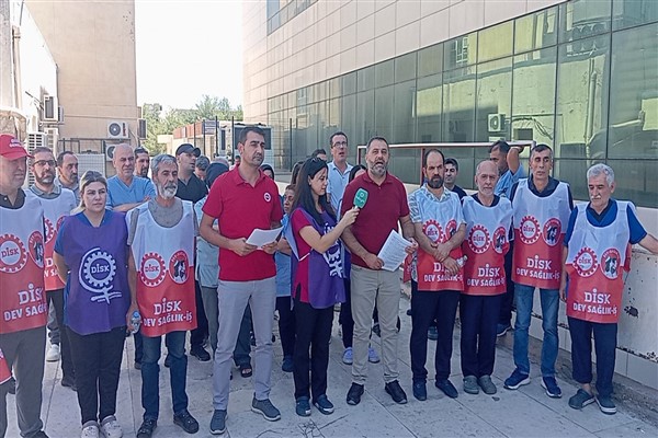 DİSK/Dev Sağlık-İş’ten basın açıklaması