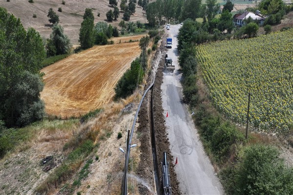 Havza ilçesinde yürütülen çalışmalarla 4,5 kilometrelik içme suyu hattı inşa ediliyor