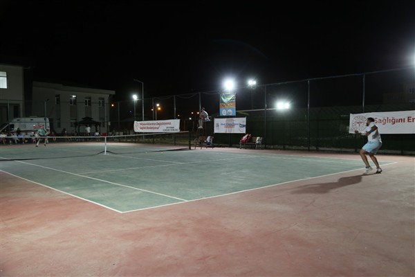 Diyarbakır İl Sağlık Müdürlüğü Tenis Turnuvası’nın finali yapıldı