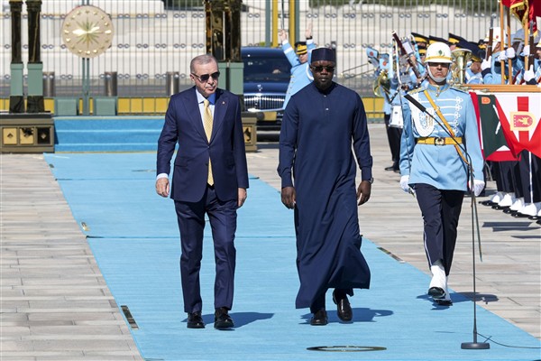 Cumhurbaşkanı Erdoğan, Senegal Başbakanı Sonko’yu resmi törenle karşıladı