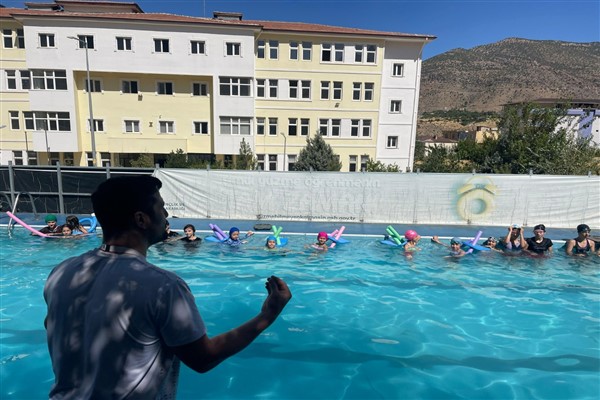 Batman’da GSB yüzme kurslarına bu yıl 350 başvuru yapıldı