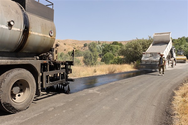 Elazığ’da asfalt çalışmaları sürüyor