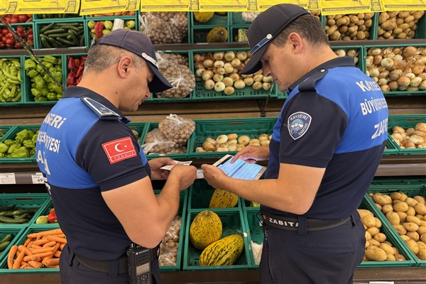 Büyükşehir Zabıta ekipleri, hal, pazar yerleri ve marketlerde denetim gerçekleştiriyor