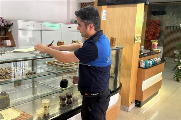 İnegöl’de zabıtadan pastane, tatlıcı ve dondurmacılara denetim