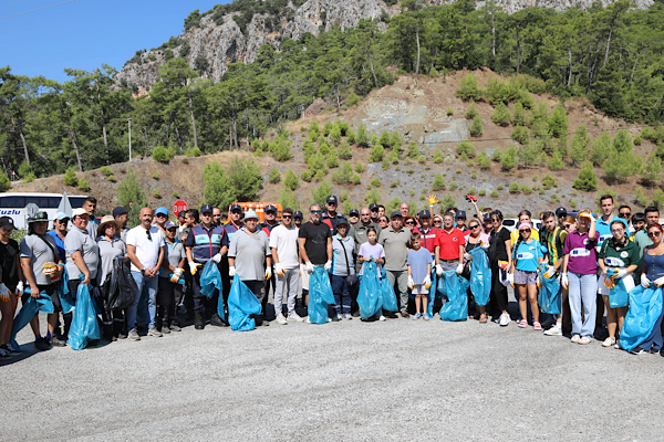 Marmaris’te doğa ve çevre temizliği etkinliği