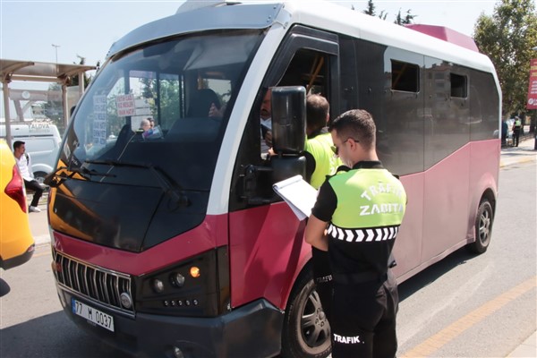 Yalova Belediyesi’nden M plakalı  şehir içi minibüslerine denetim