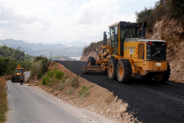 Syedra Yolu asfaltla buluştu