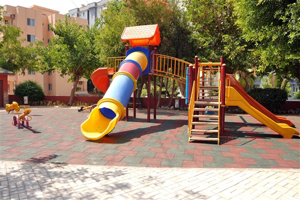 Alanya’da kullanılamaz hale gelen parklar yenileniyor