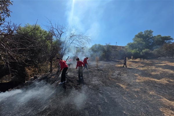 Büyükşehir itfaiyesi, Sivas’taki yangını kontrol altına aldı